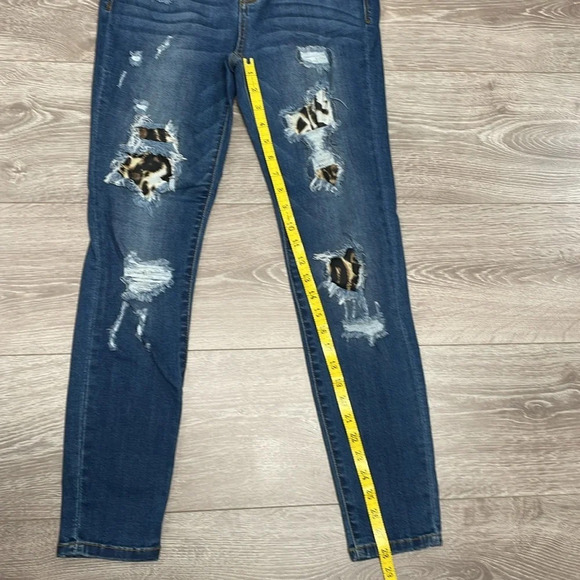 Judy Blue Leopard Patch Mid Rise Skinny Denim Jeans 5/27 - Picture 10 of 16